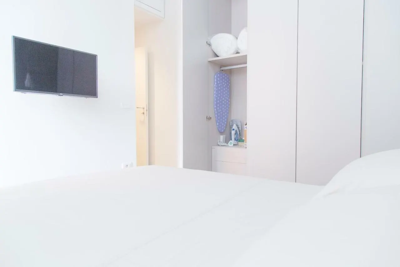 Brand New Apt In Porta Romana Milan Apartment